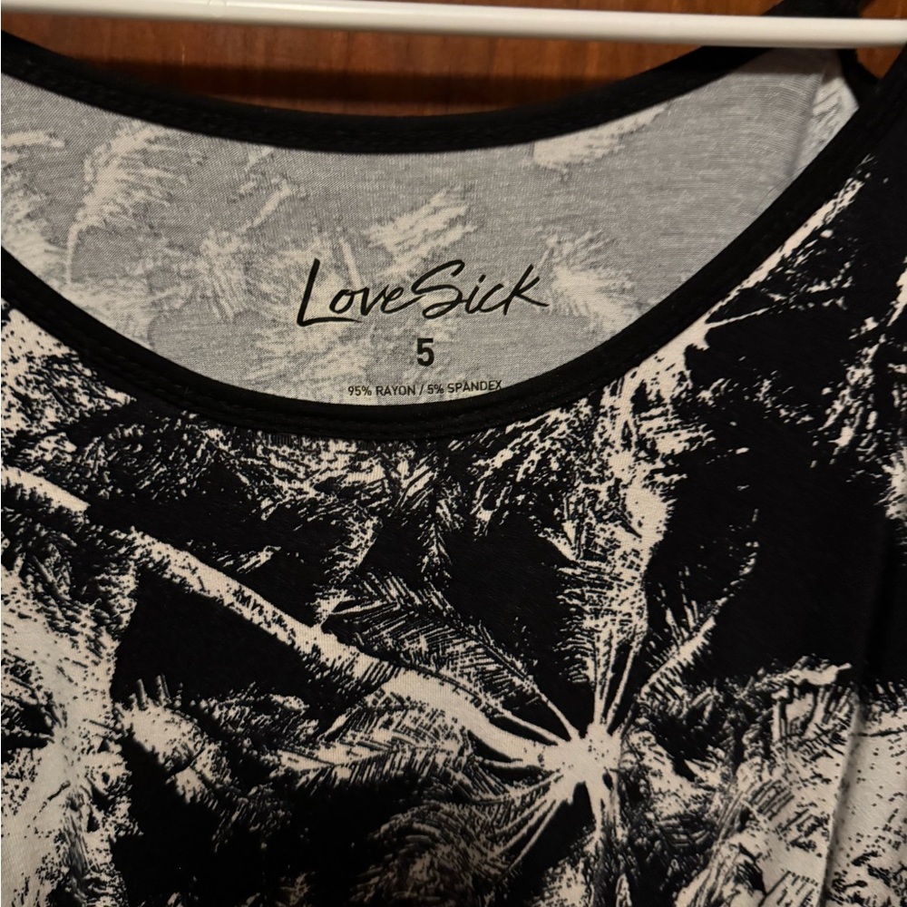 LoveSick Black and White Graphic Top